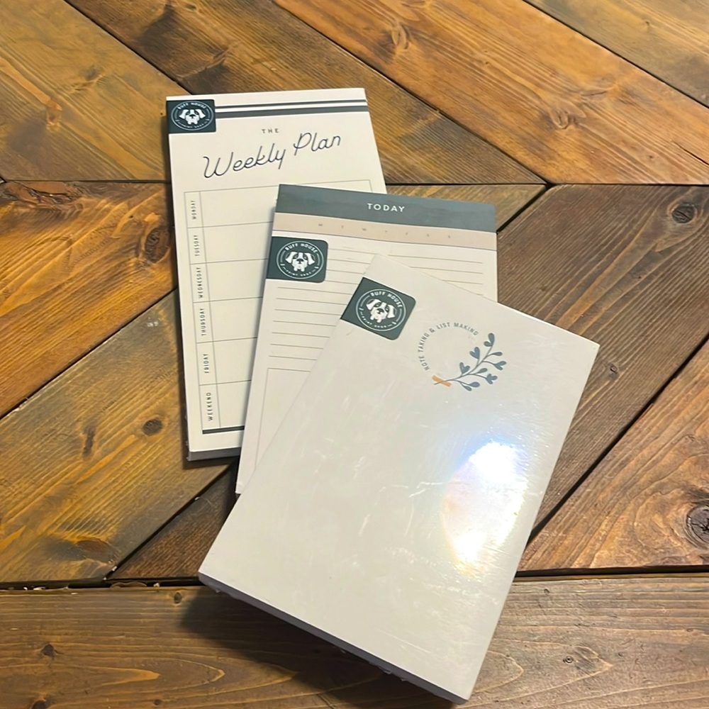 Weekly planner and note pads set of three NWT